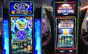 betwaa Myanmar ကစားသမားများ အွန်လိုင်း ကတ်ဂိမ်း Baccarat Poker Slots MMK Wave Money KBZPay ကစားနေသောမြင်ကွင်း