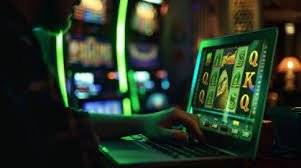 betwaa Myanmar ကစားသမားများ Wave Money KBZPay ဖြင့် ငွေသွင်းပြီး Sportsbook Football ကစားနေသောမြင်ကွင်း